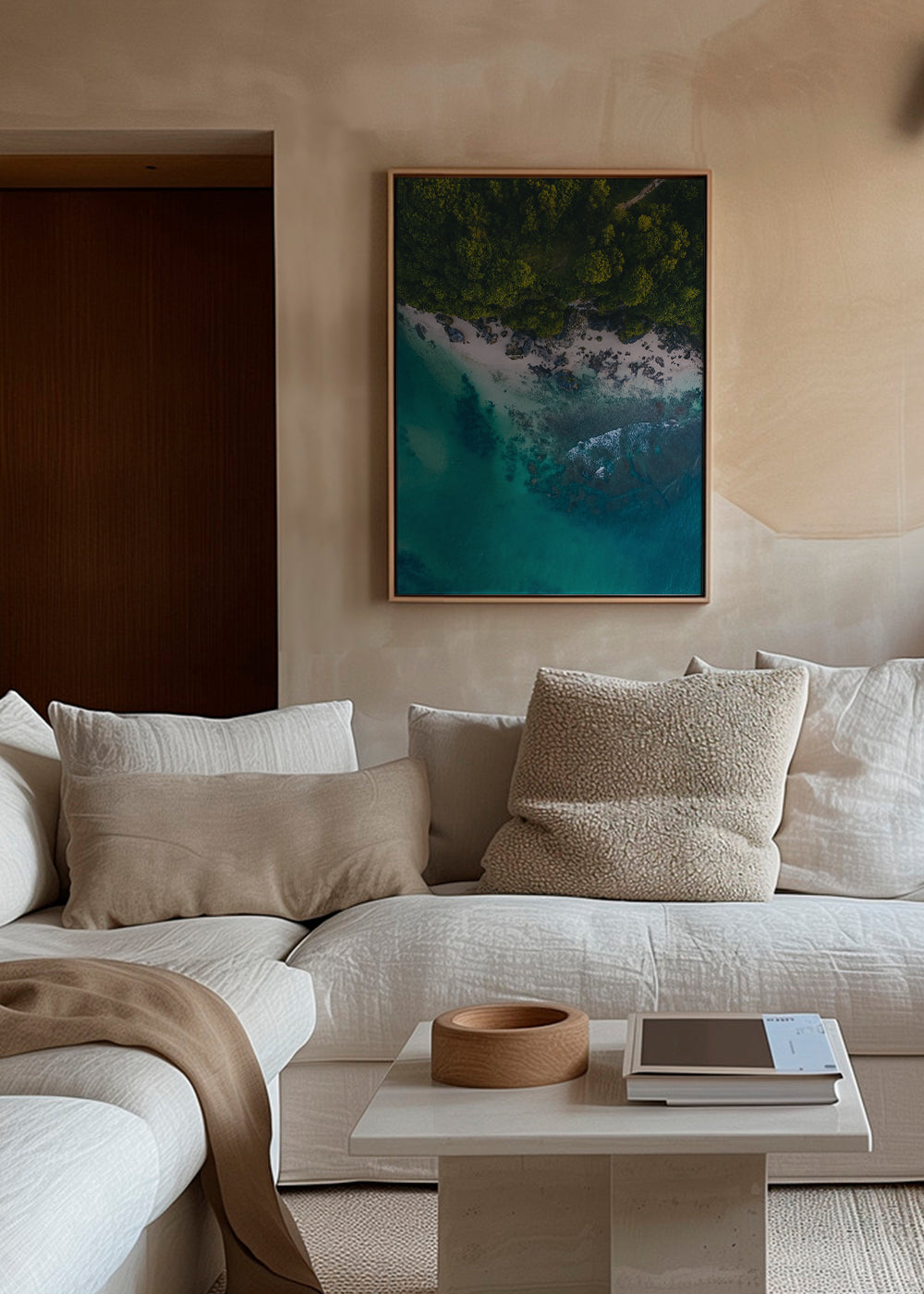 Art de paysage aérien sur côte rocheuse