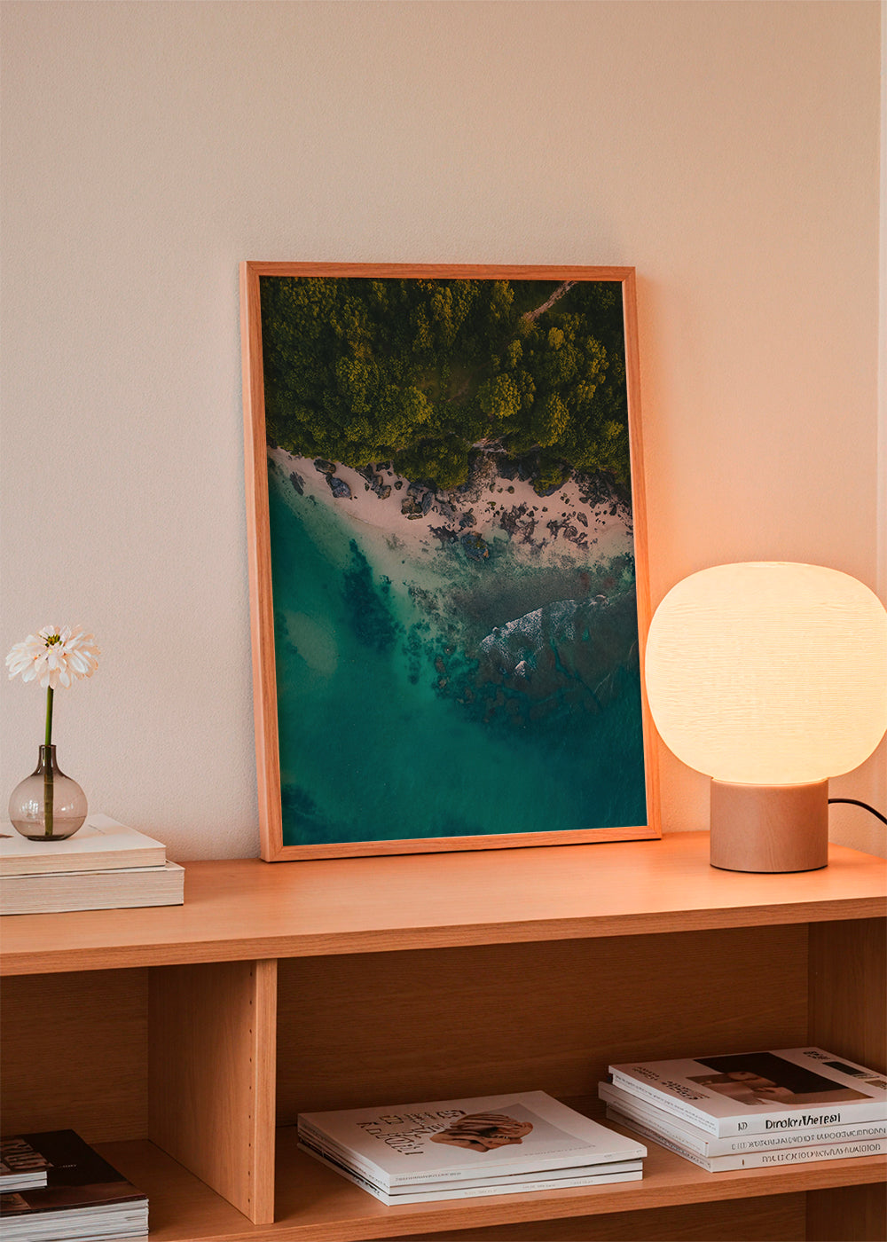 Art de paysage aérien sur côte rocheuse