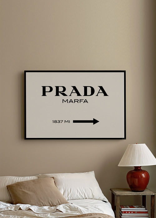 Reisposter met Prada Marfa typografie