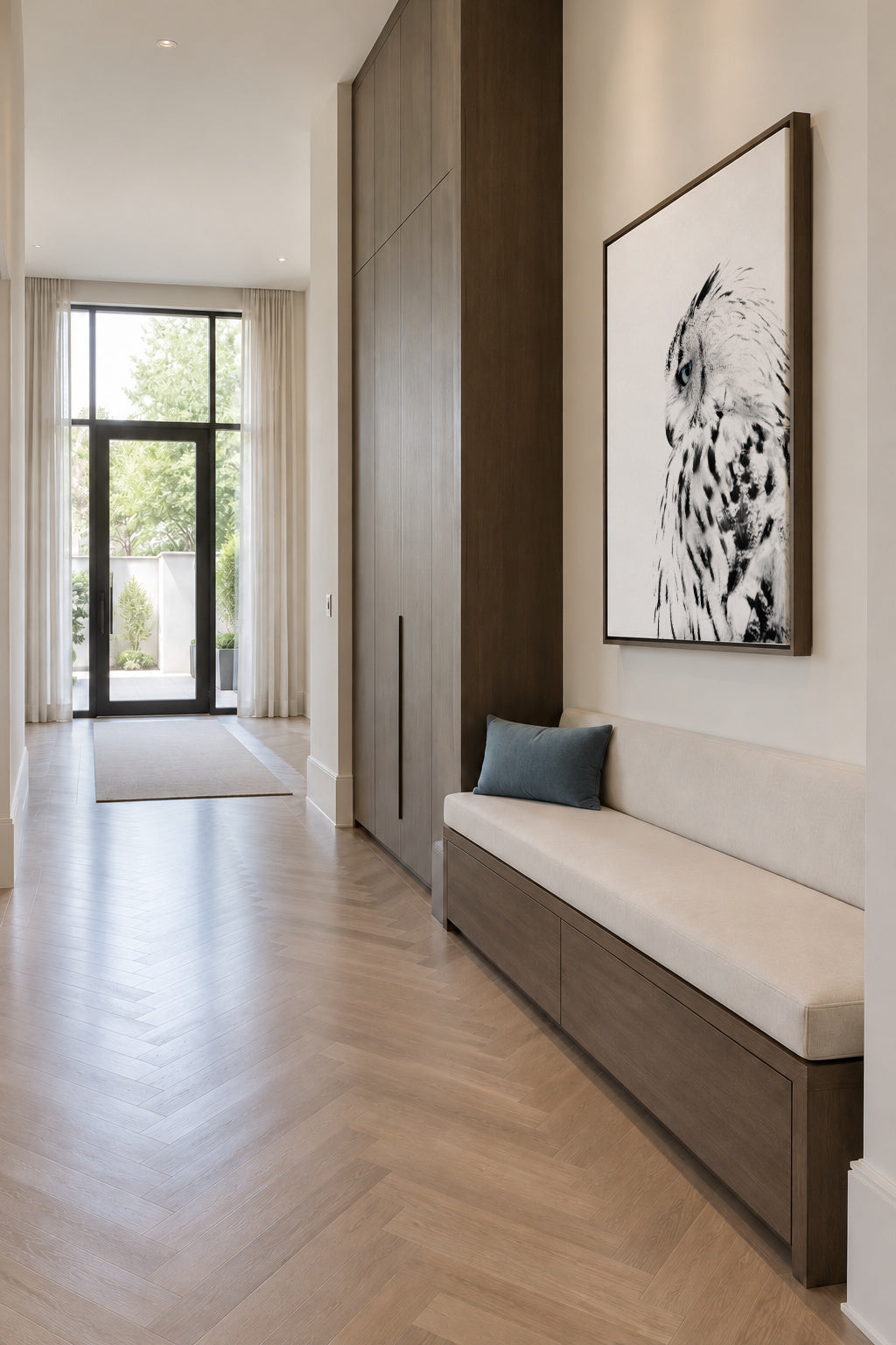 White owl - Framed canvas in an interior