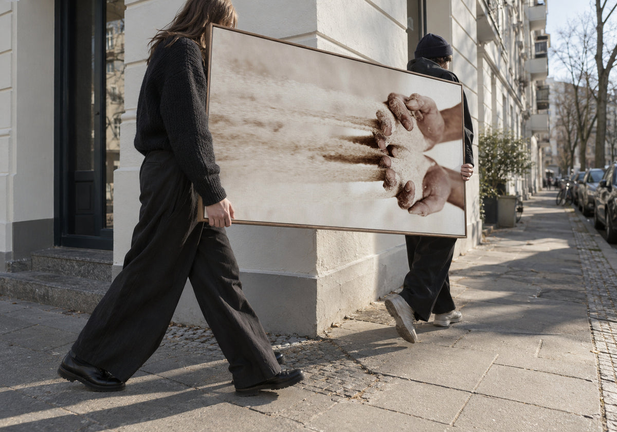 Falling sand - Framed canvas in an interior