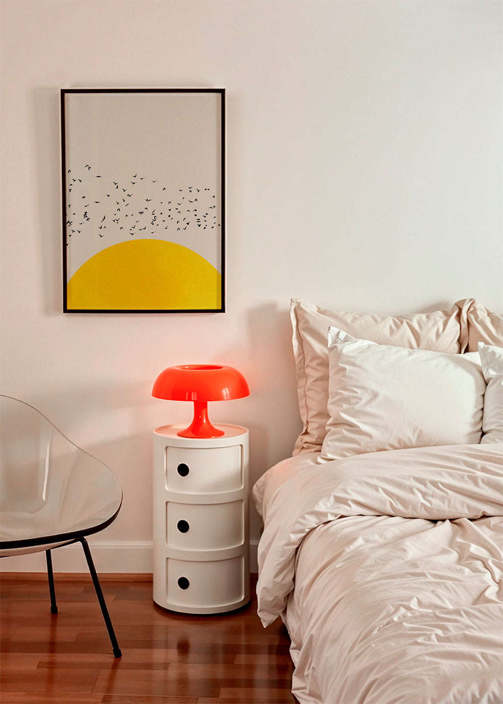 Illustratie van een zwerm boven de minimalistische zon
