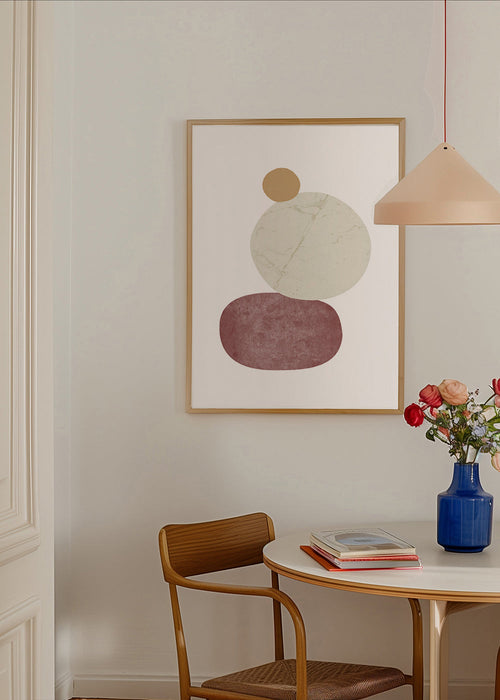 Rustgevend design met opgestapelde keien