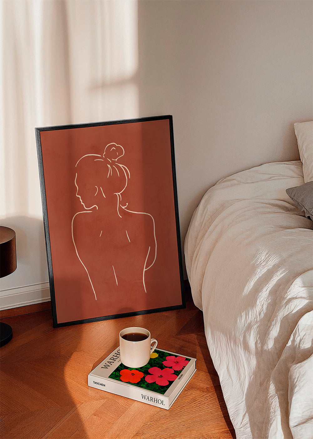 Lijnillustratie vrouwentorso sienna