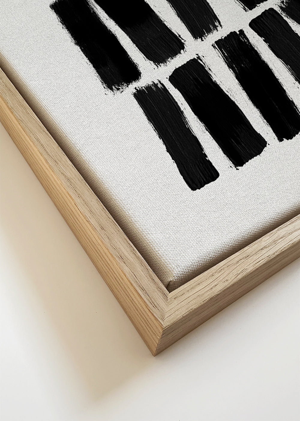 Abstracte zwarte penseelstreken verticaal