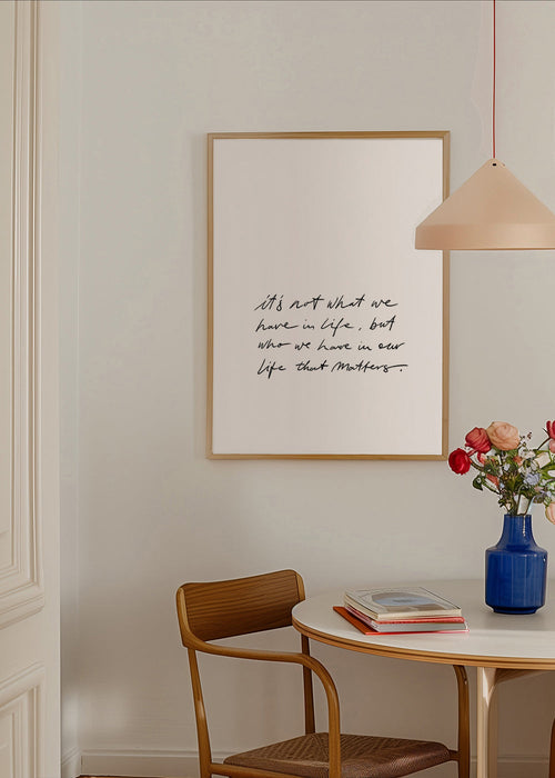 Zwart-wit kunst met handgeschreven citaat