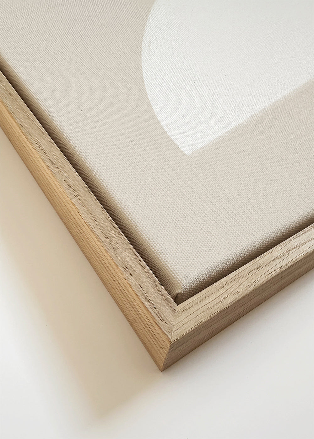 Minimalistische poster twee witte vormen op beige