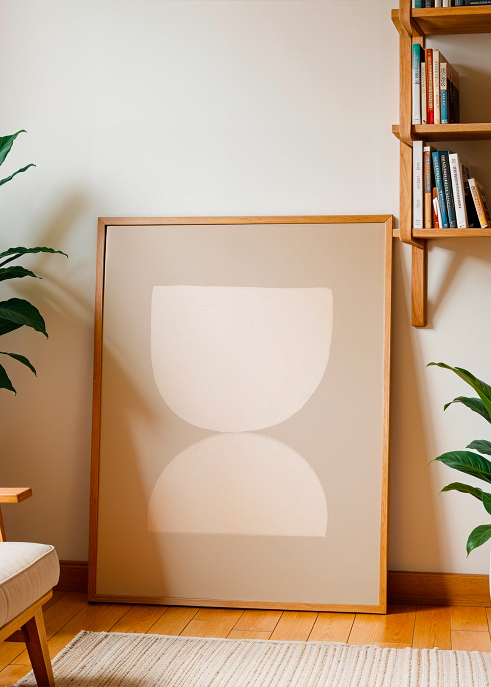 Minimalistische poster twee witte vormen op beige