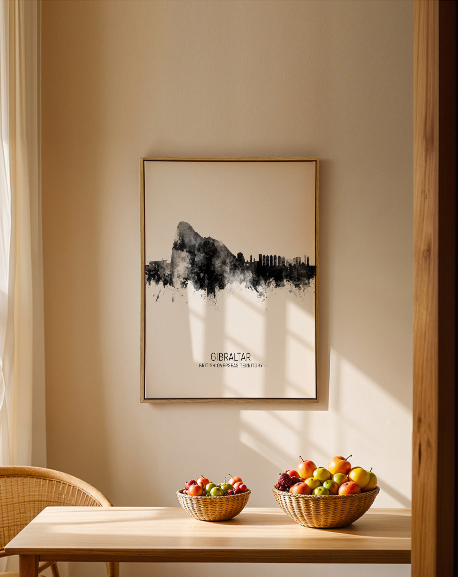 Gibraltar Skyline blanco y negro - Framed canvas in an interior