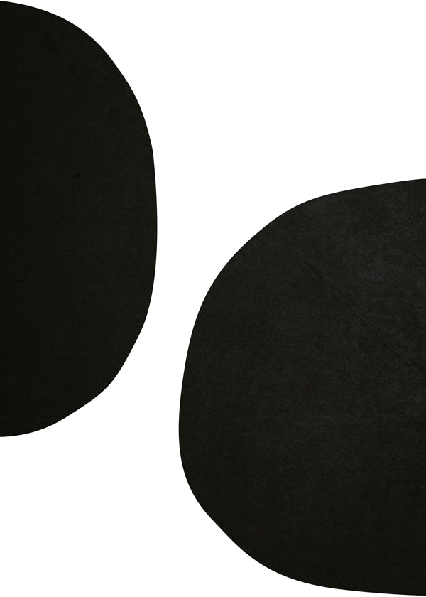 Minimalistisch ontwerp met organische zwarte vormen