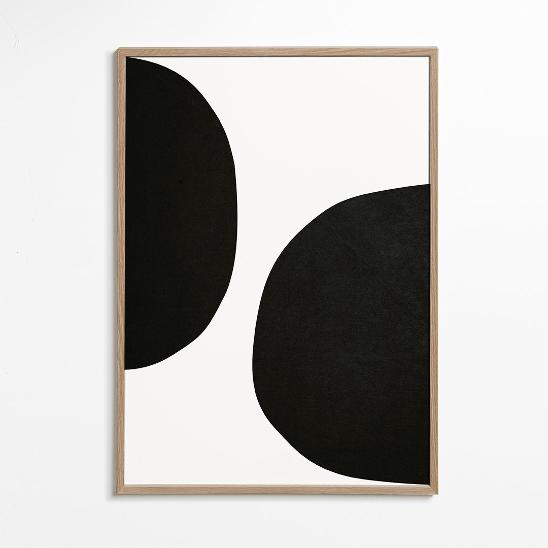 Minimalistisch ontwerp met organische zwarte vormen