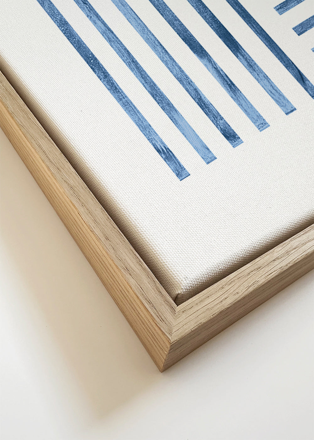 Geometrische print met blauwe strepen