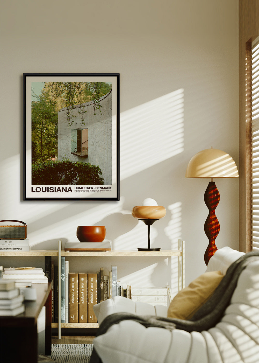 Fotografie gekrümmter Architektur mit vorstehendem Fenster