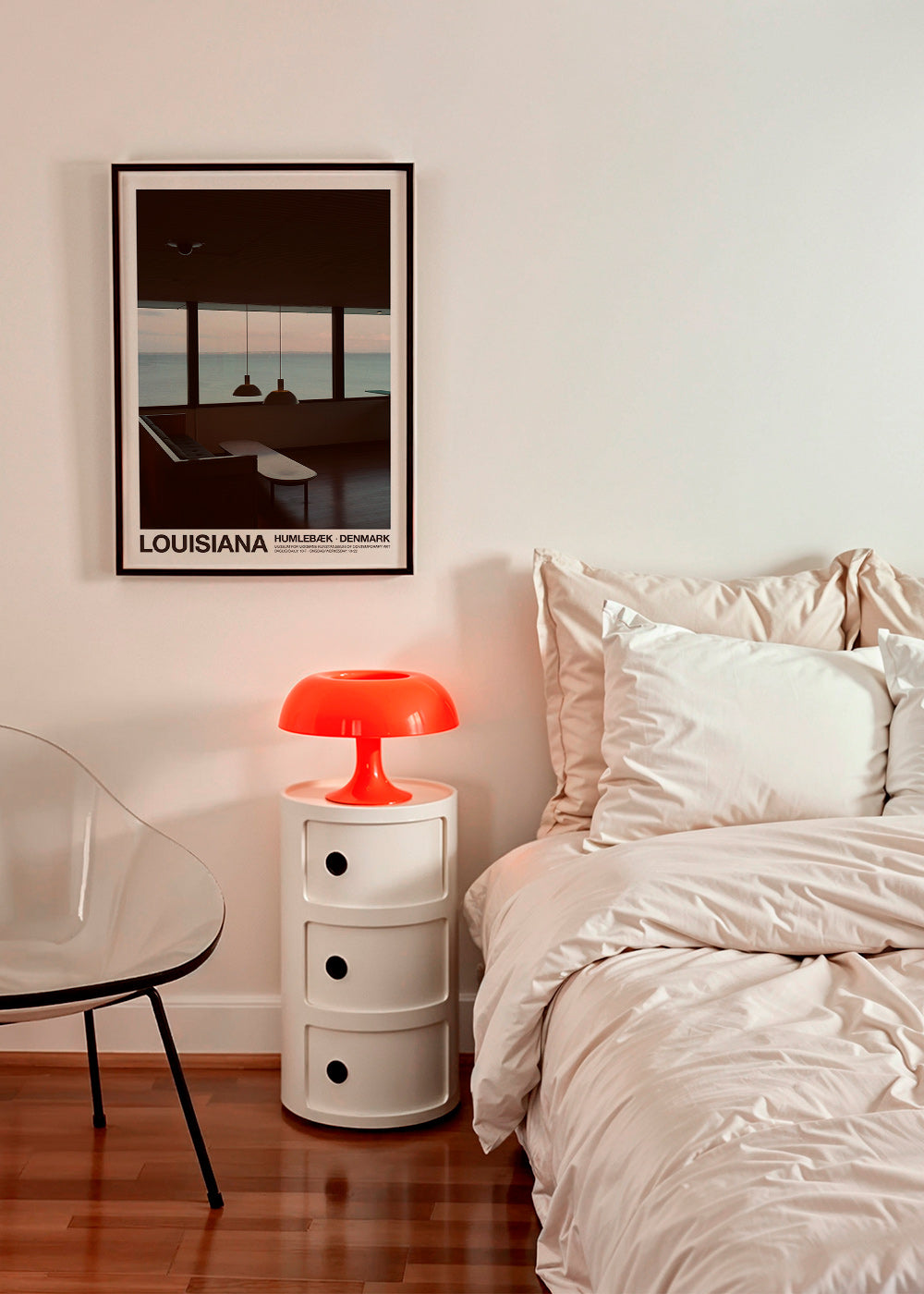 Stadsbeeld met zeezicht vanaf interieur