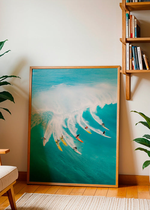 Sportkunst: surfers op een krachtige golf
