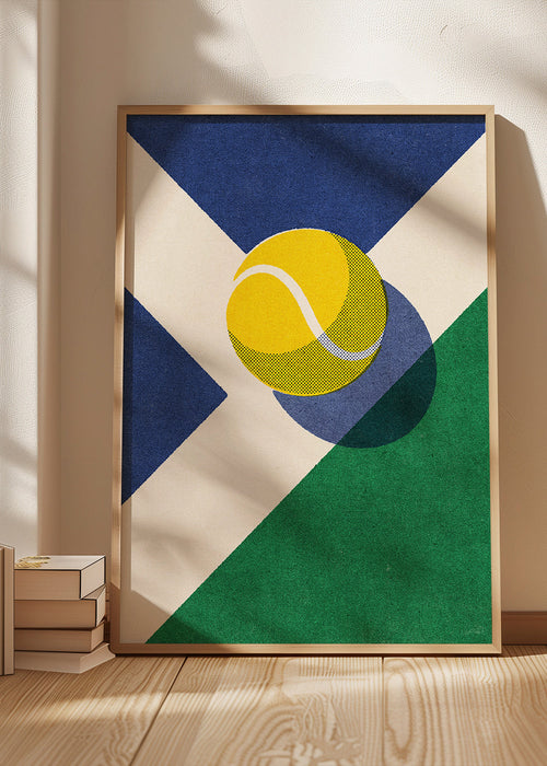 Sportkunst: tennisbal op geometrische compositie