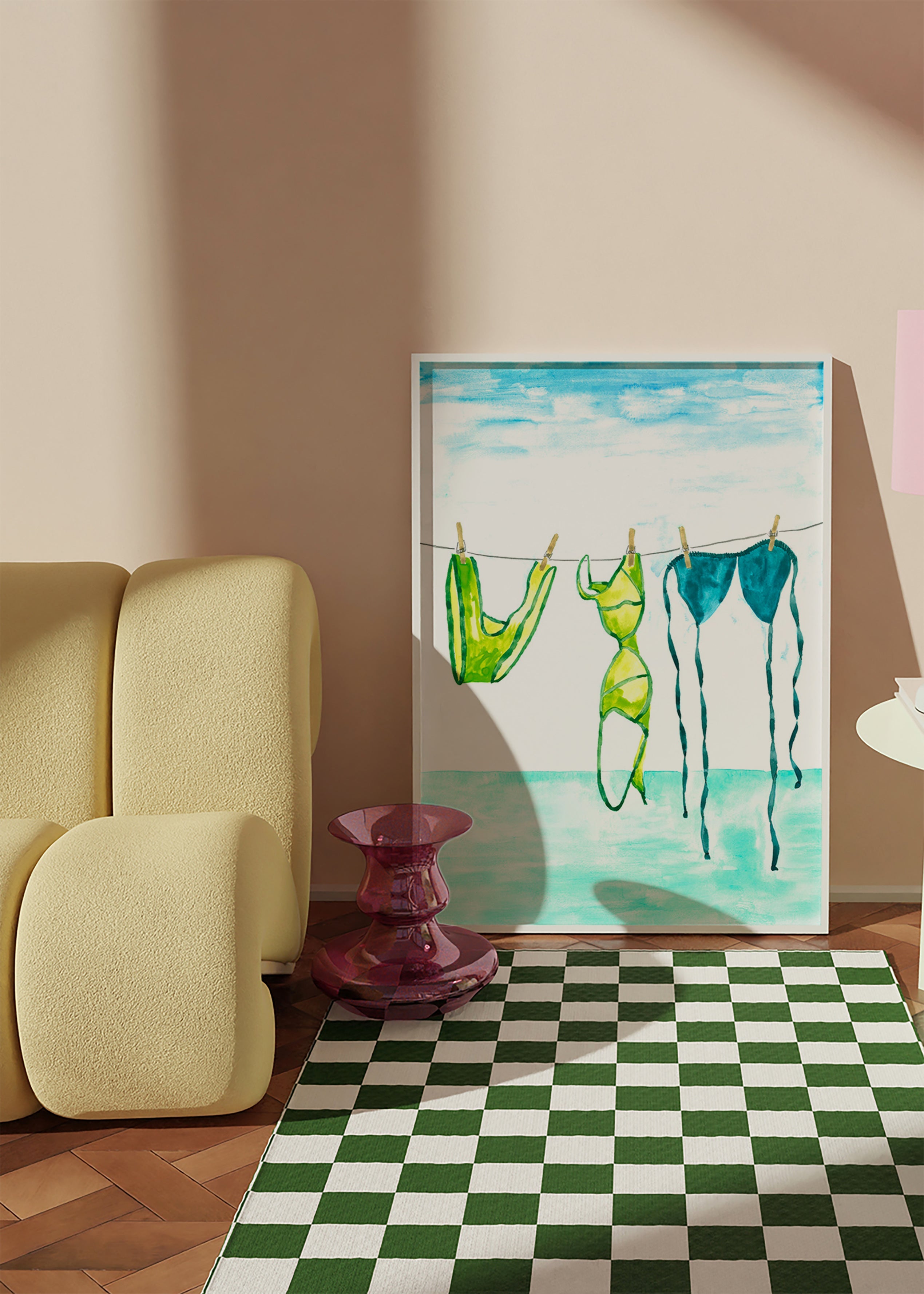 Illustration de maillots accrochés au bord de la mer