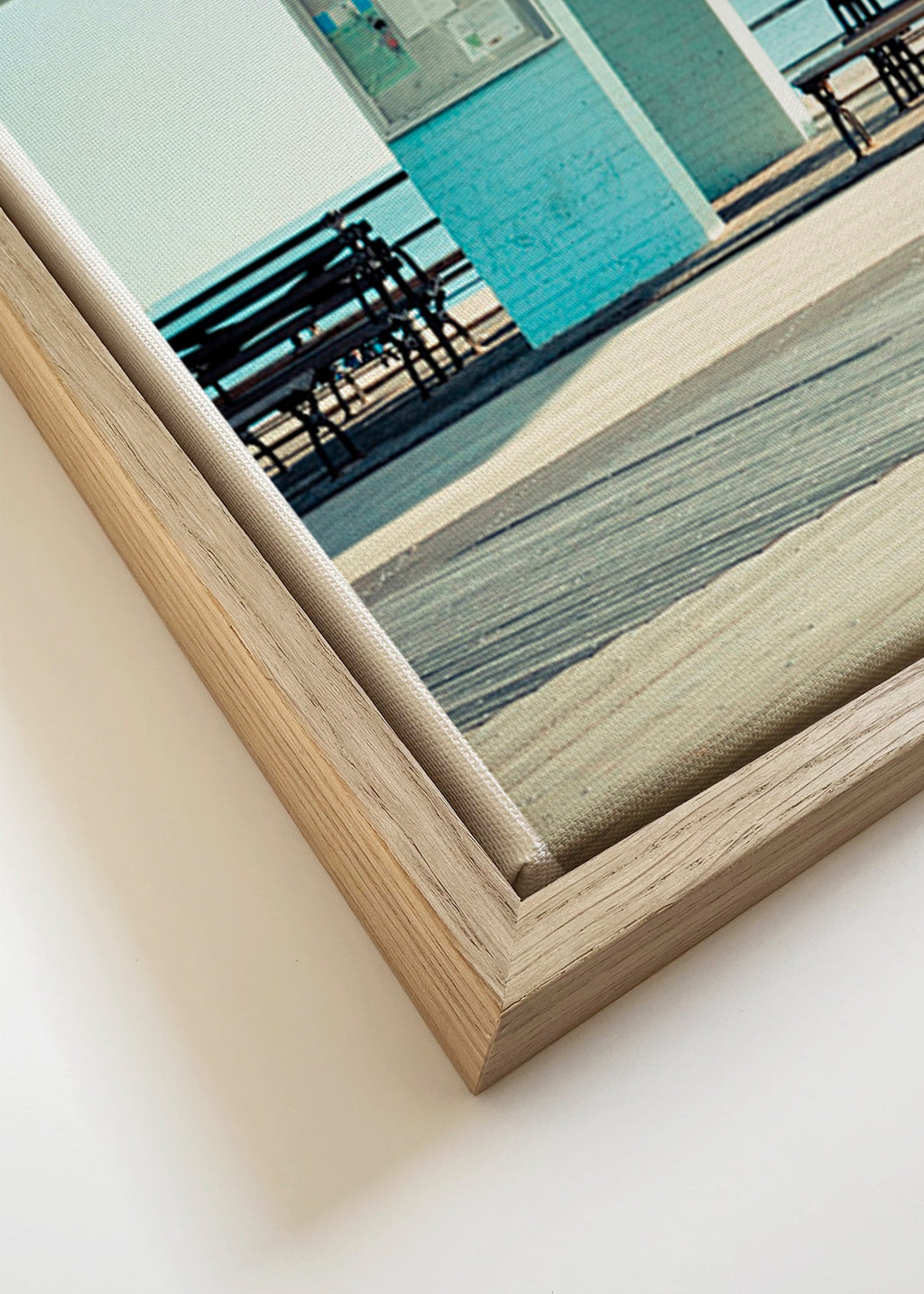 Photographie de quai avec banc solitaire – Canvas detail