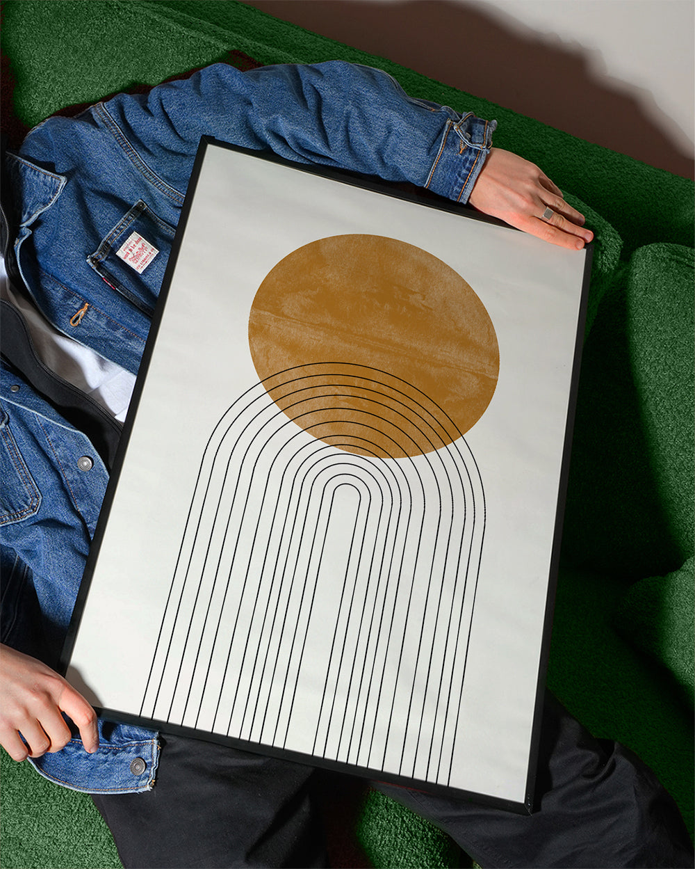 Geometrische poster met okergeboog