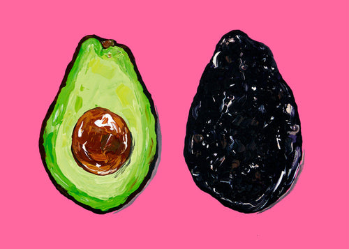 Keuken kunst: avocado op roze achtergrond