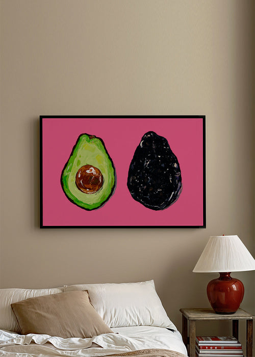 Keuken kunst: avocado op roze achtergrond