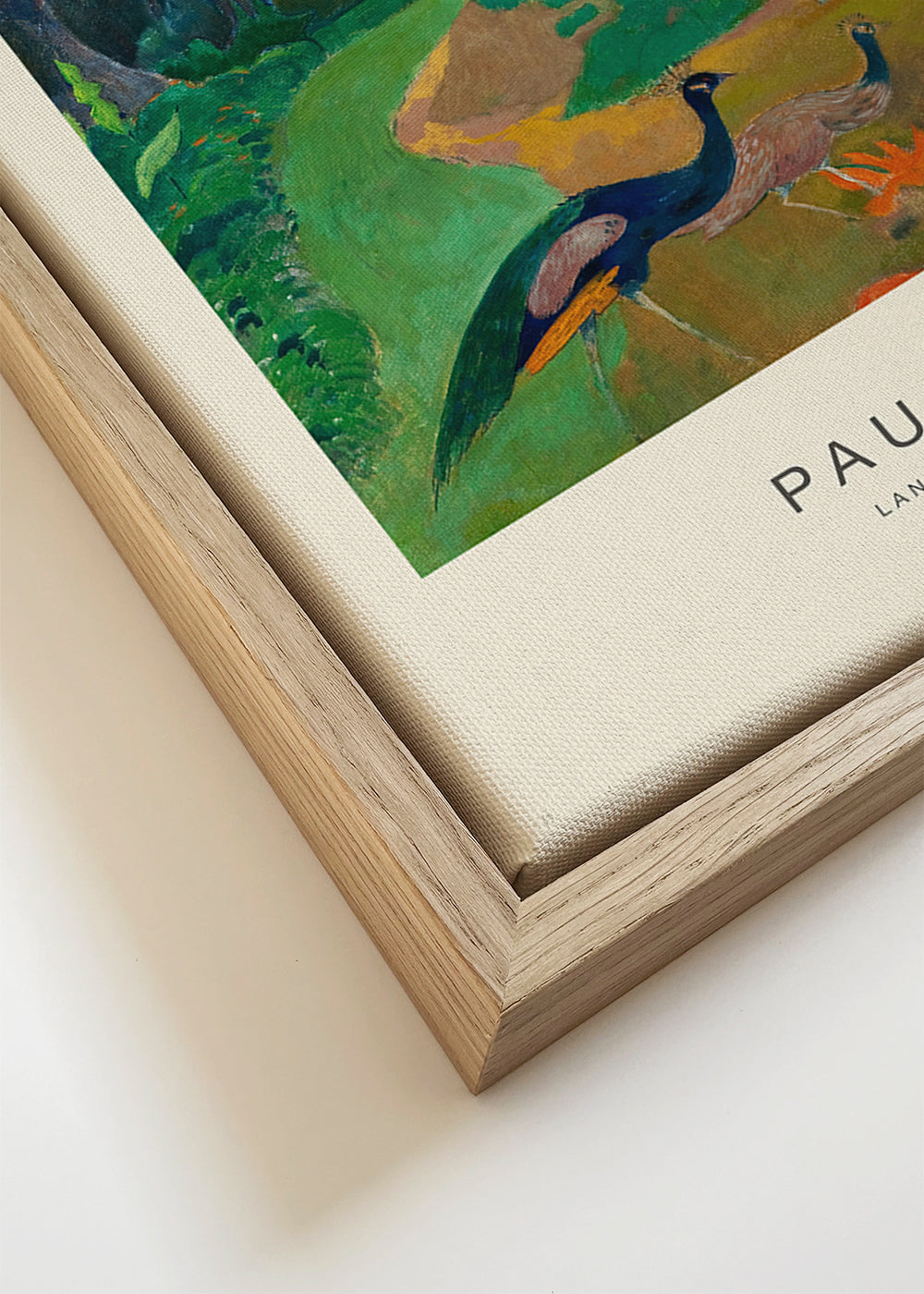 Tropisch landschap met pauwen