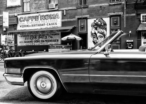 Fotografie klassieke auto en stedelijke muurschildering