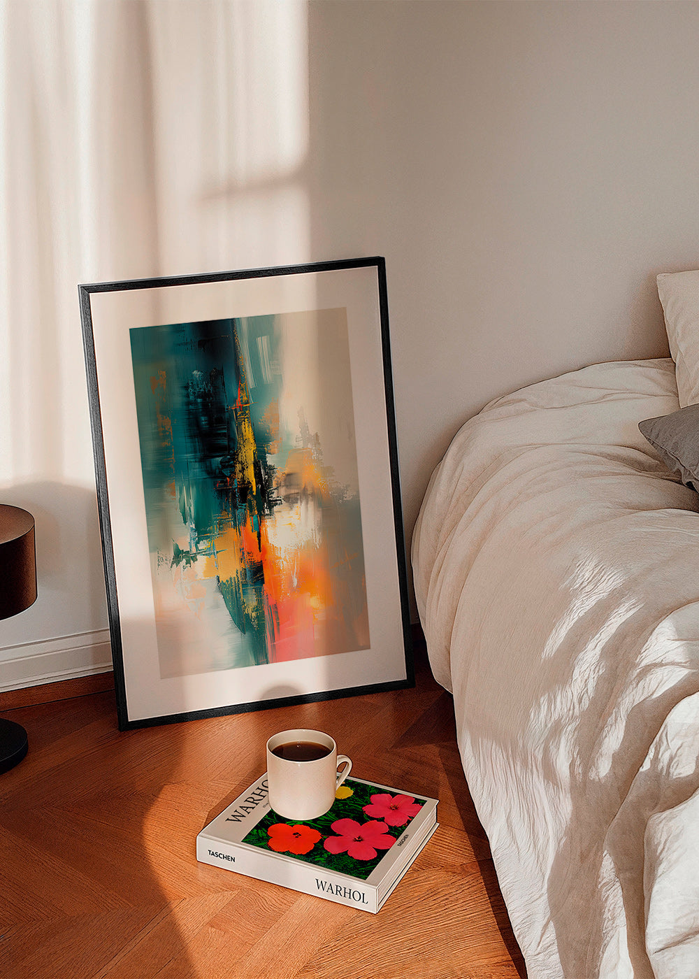 Abstraktes Bild vertikal mit blau-orangen Pinselstrichen – Product1
