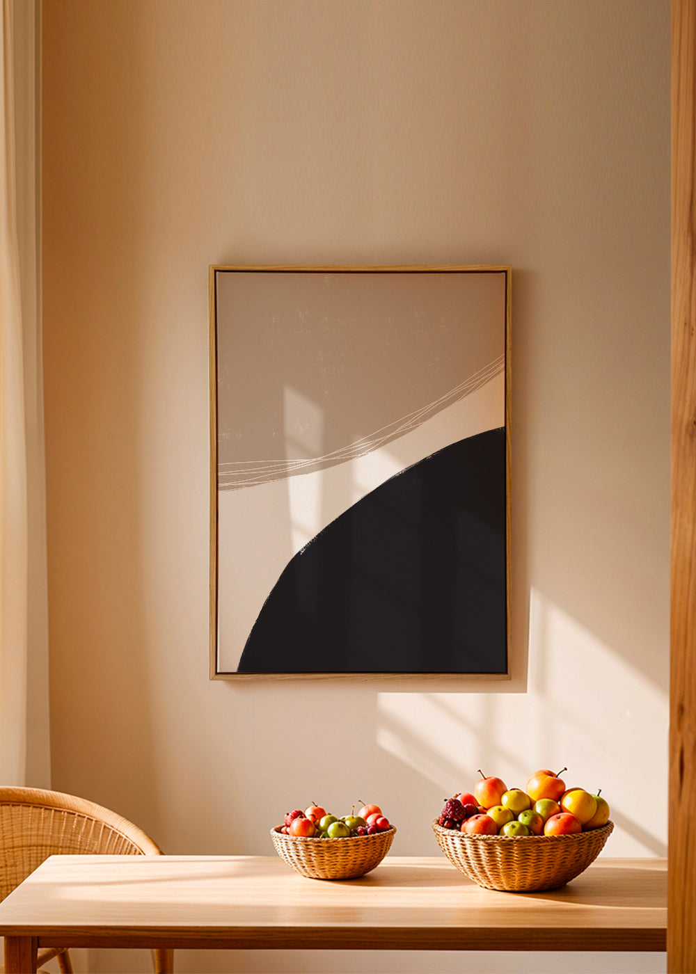 Minimalistische kunst met organische beige vormen