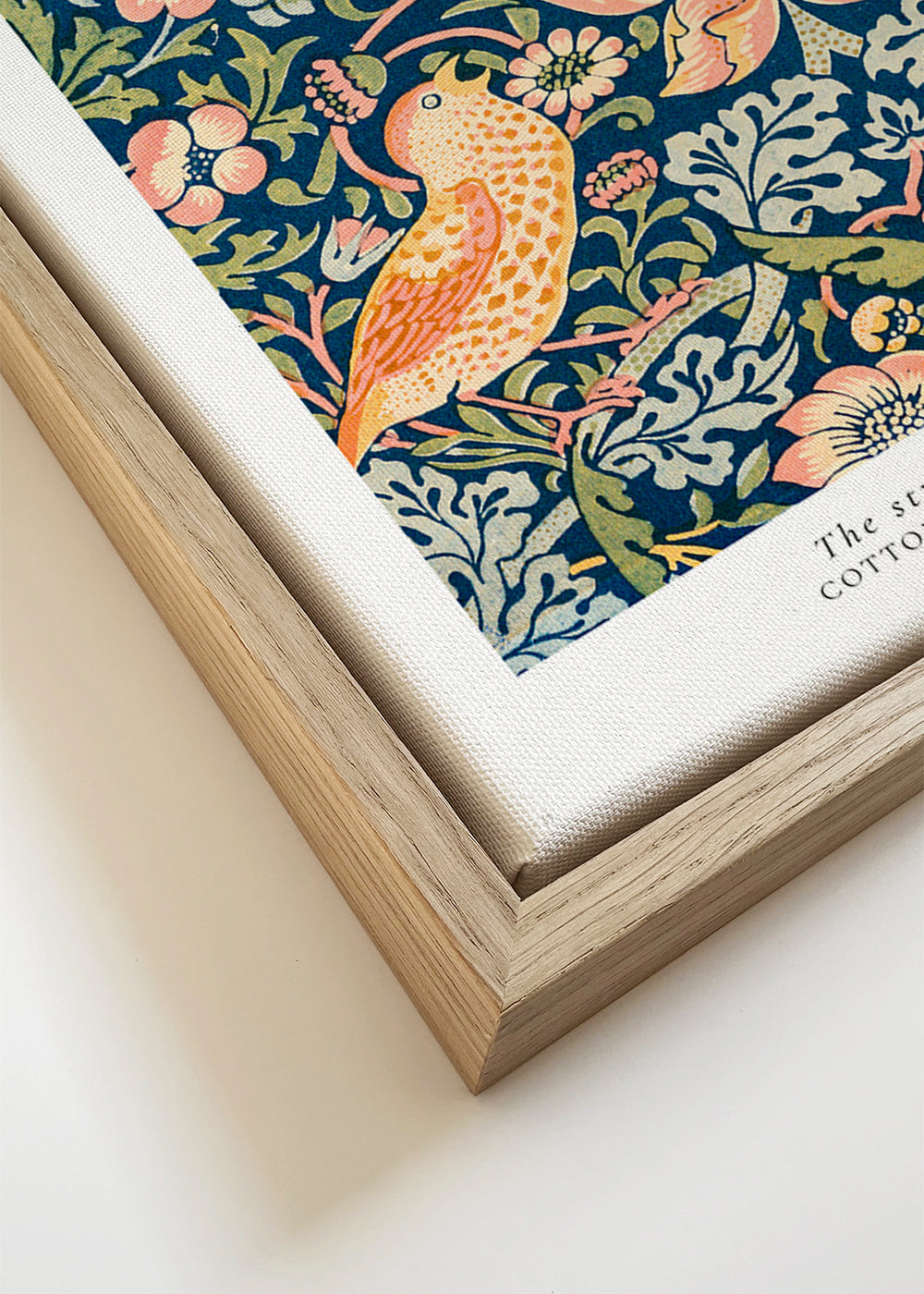 Botanische print William Morris vogels en aardbeien