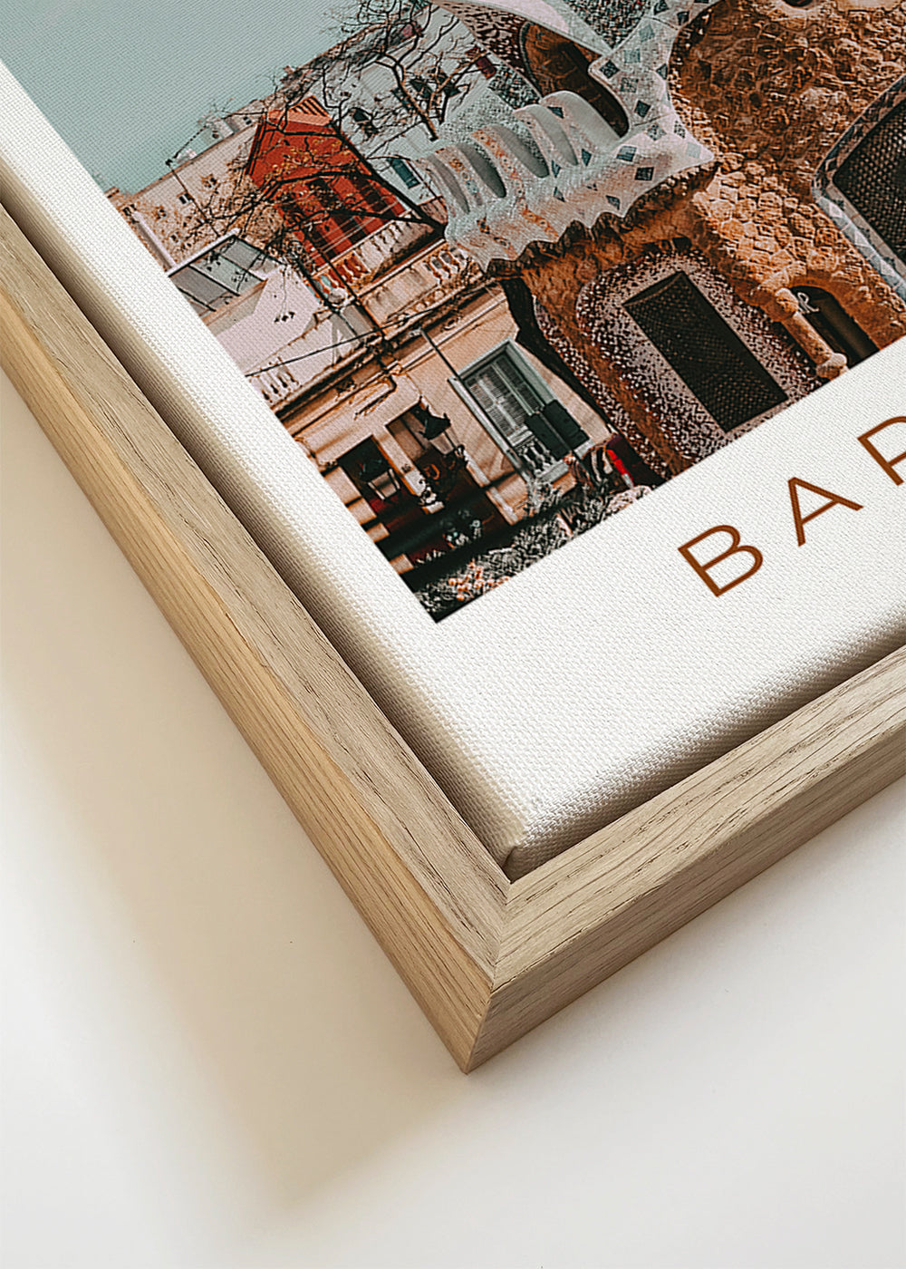 Reisposter Barcelona: modernistische gevel in close-up