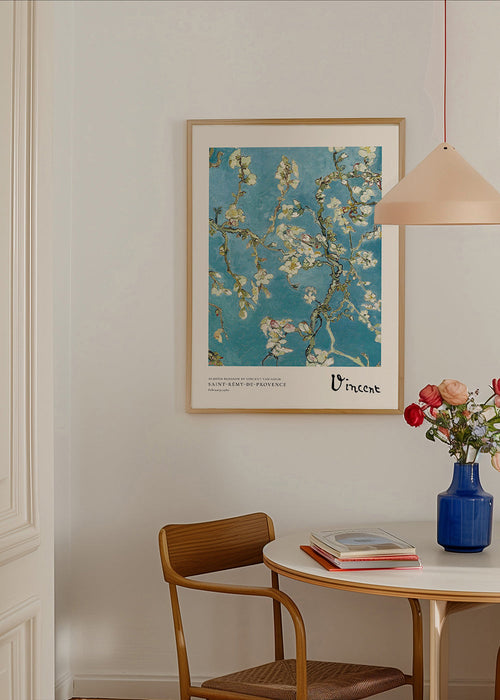 Botanische print amandeltakken op blauwe achtergrond