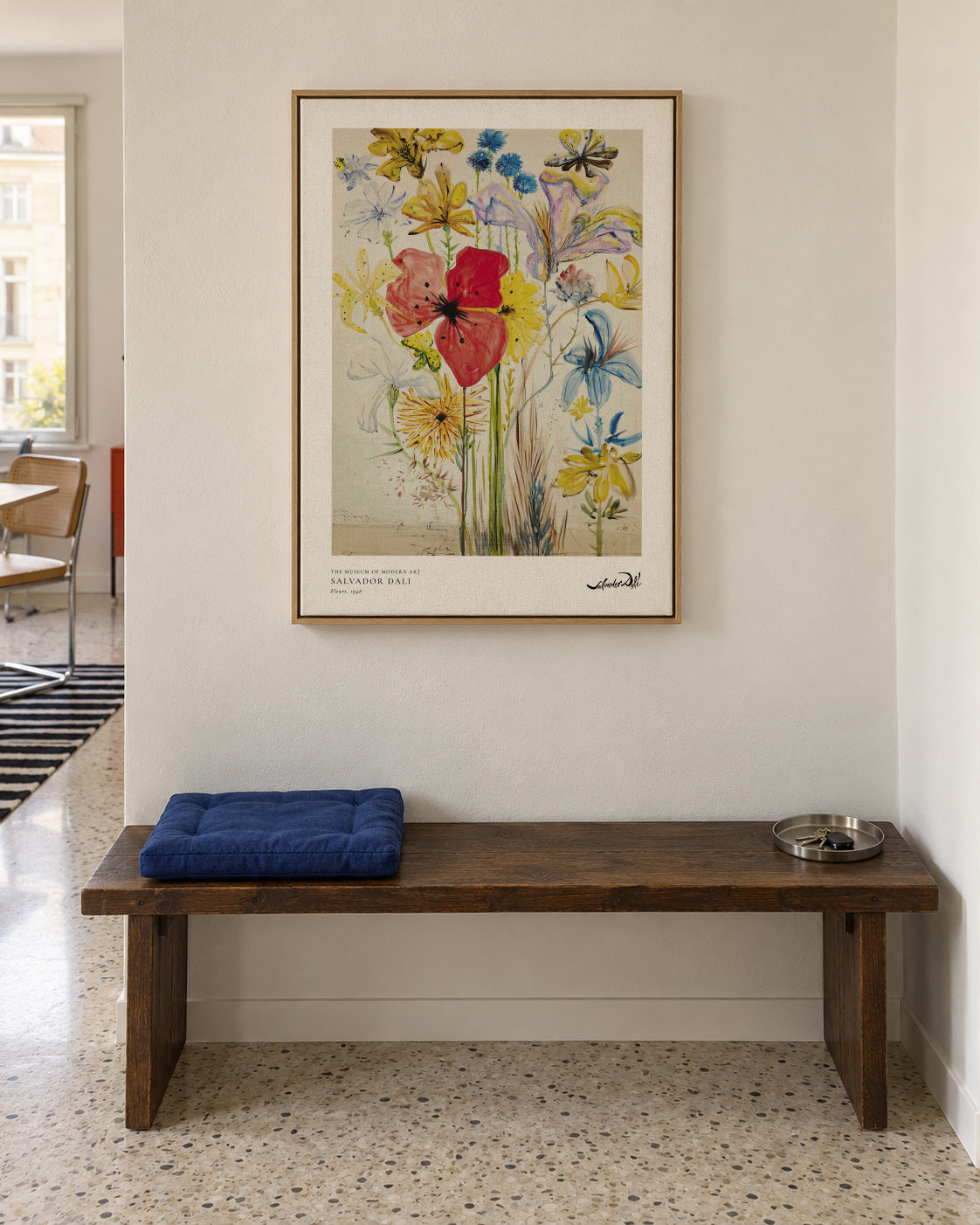 Salvador Dali fleurs II - Framed canvas in an interior
