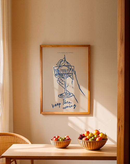 Keuken kunst: cocktailglas in blauwe lijnillustratie