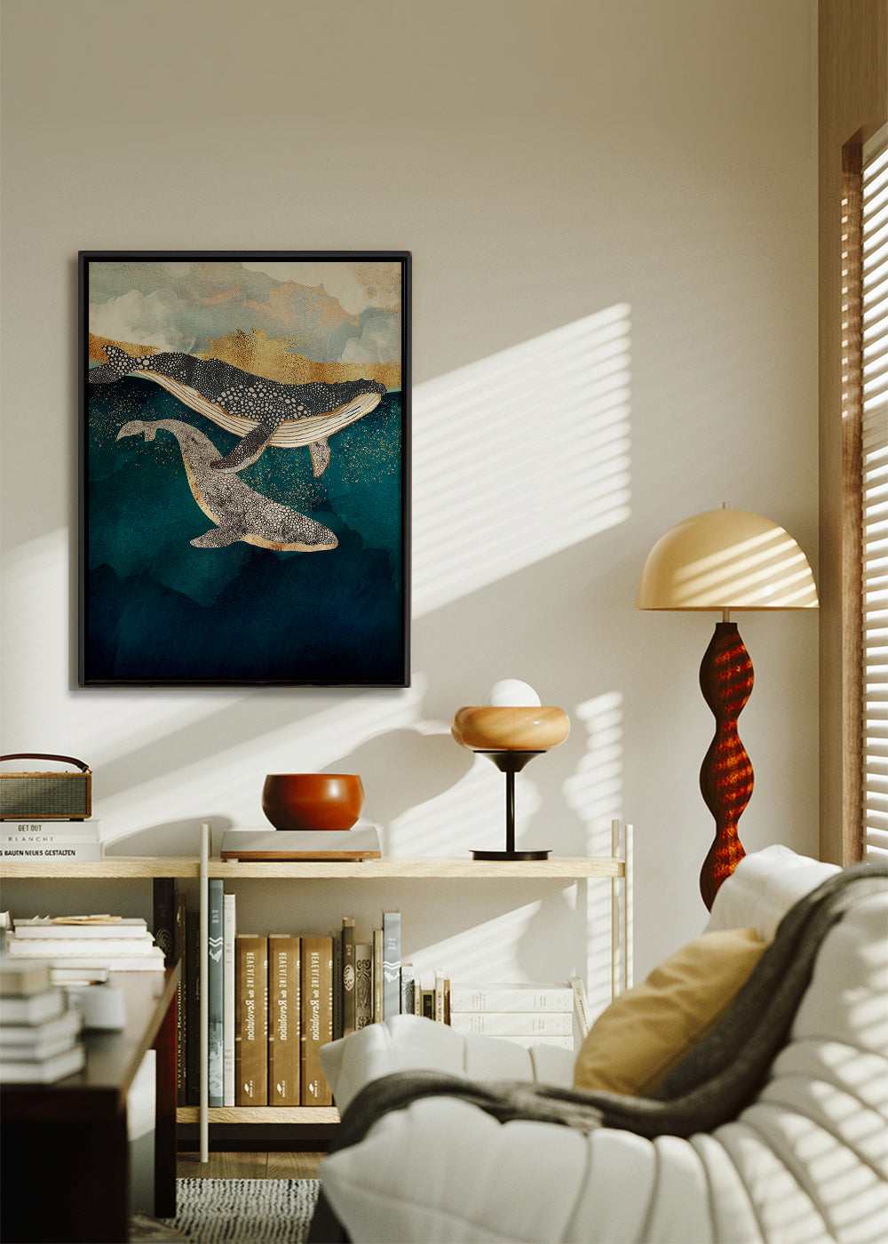 Artwork walvissen in goud op diepblauwe zee