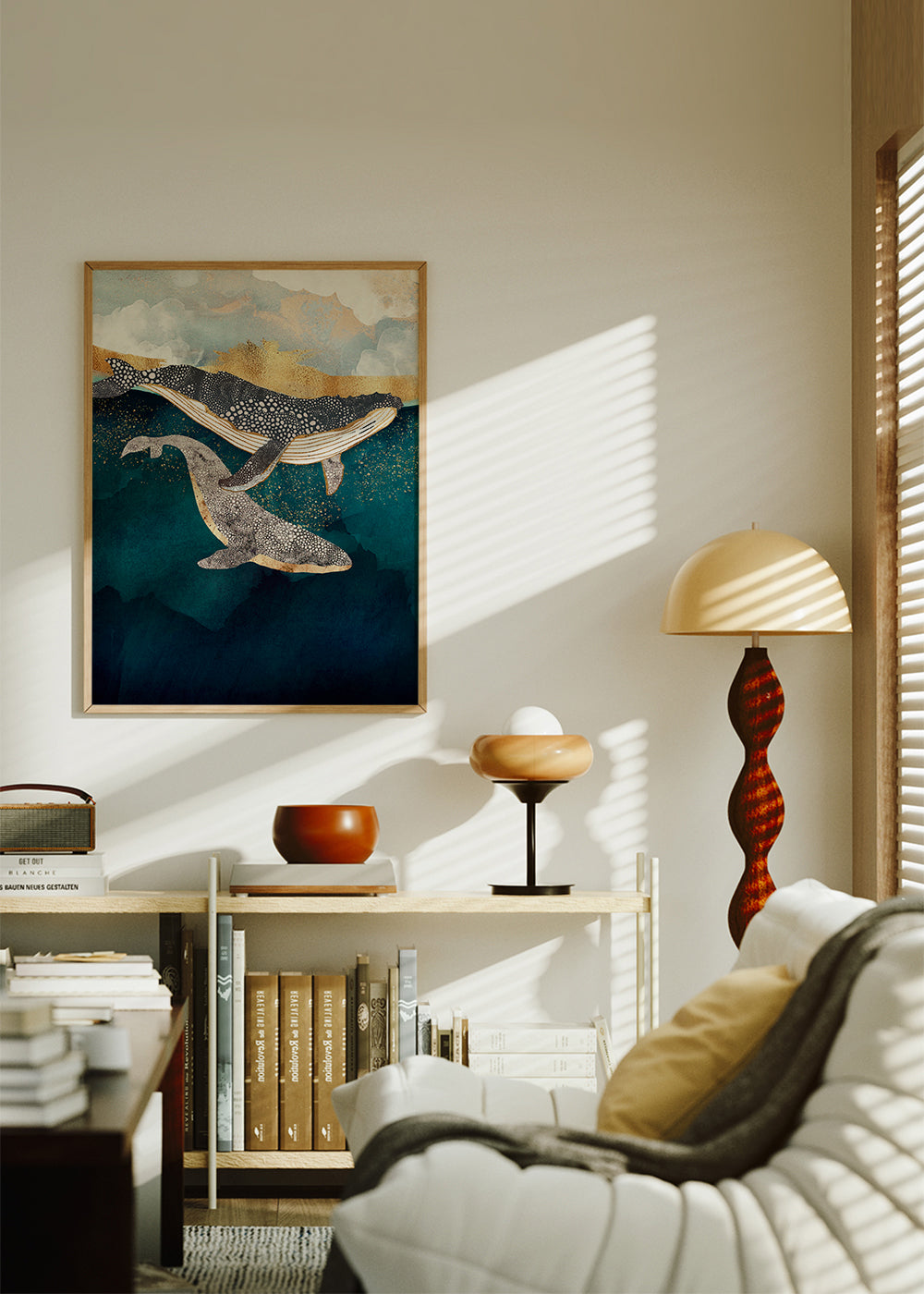 Artwork walvissen in goud op diepblauwe zee