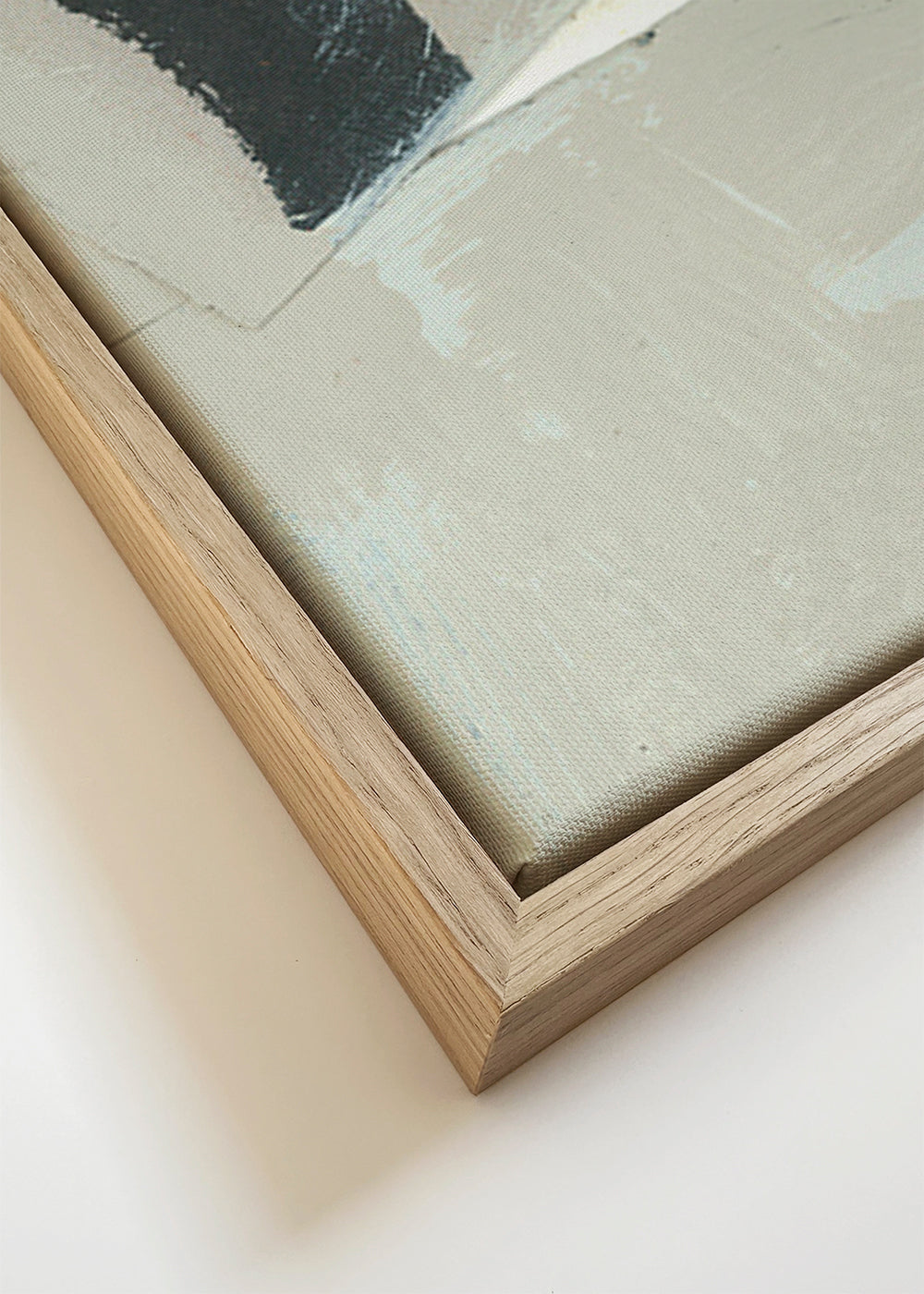 Abstract werk met zwarte streek op beige
