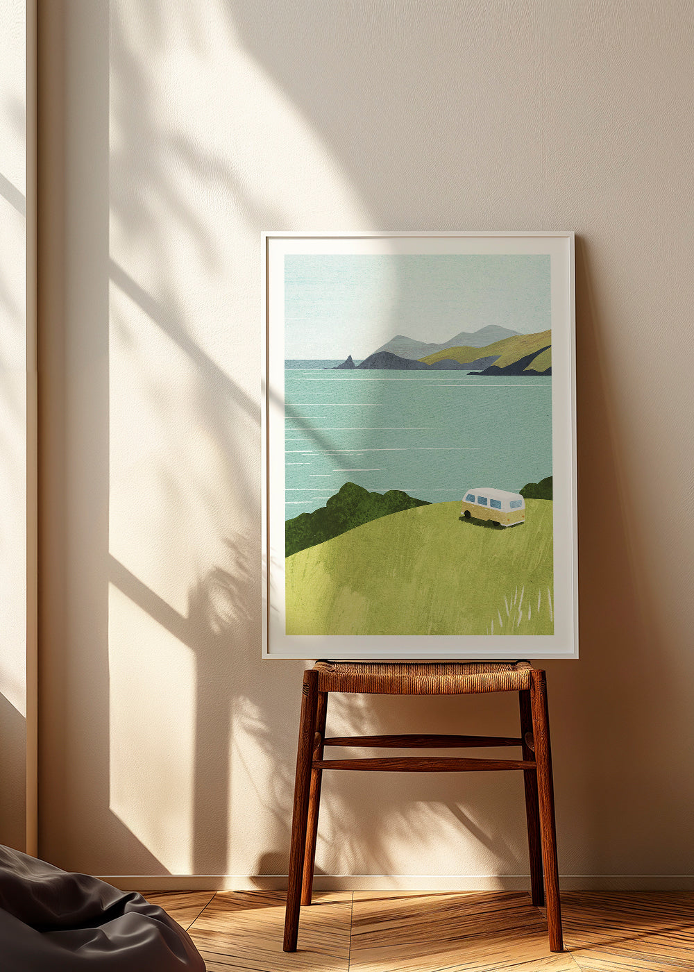 Landschapsafbeelding met busje aan zee