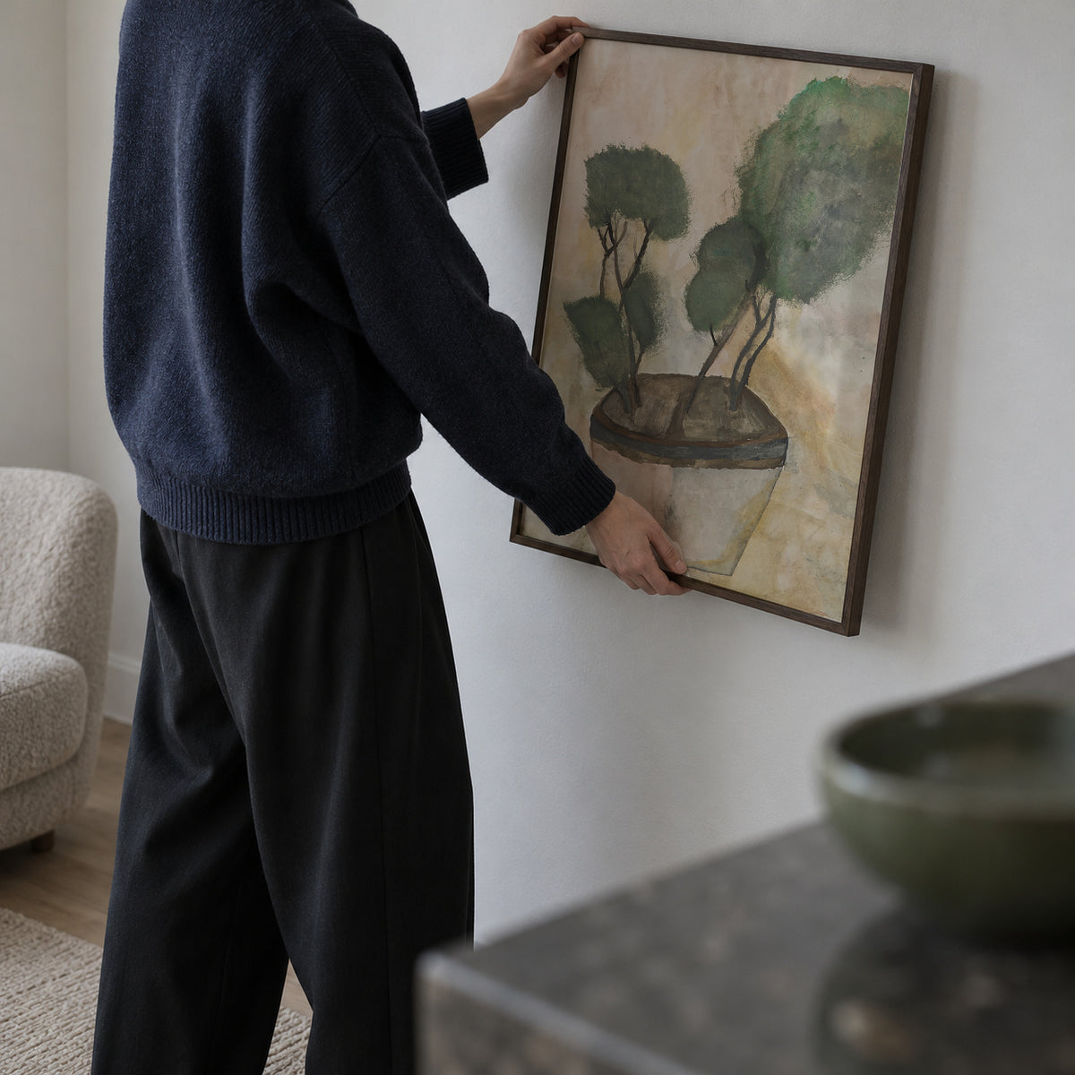 Un quadre imponent - Aina Fuster - Framed poster in an interior
