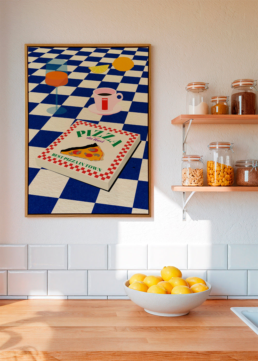 Keuken kunst met pizza en koffie op dambord