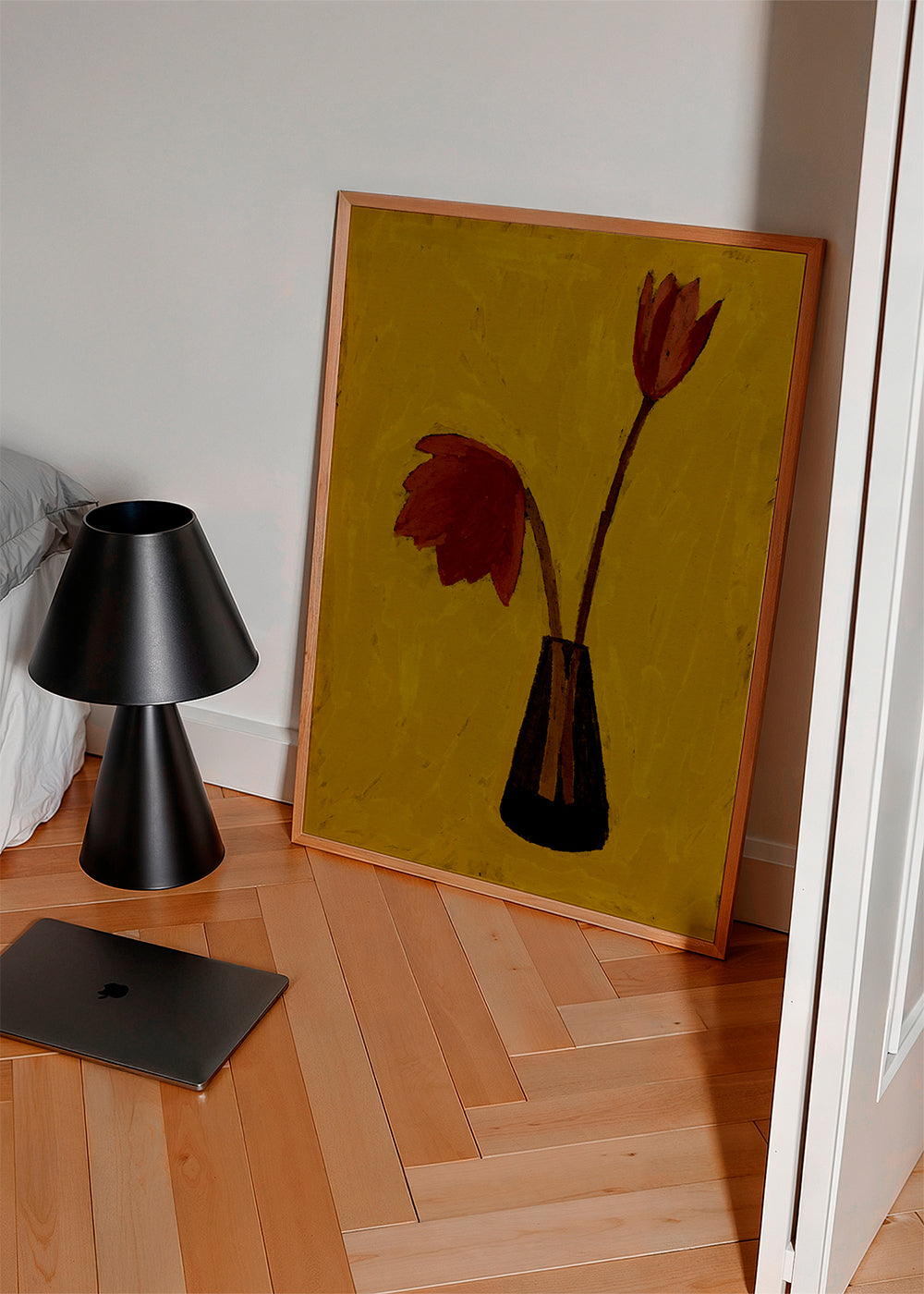 Botanische print met rode tulpen op geel veld