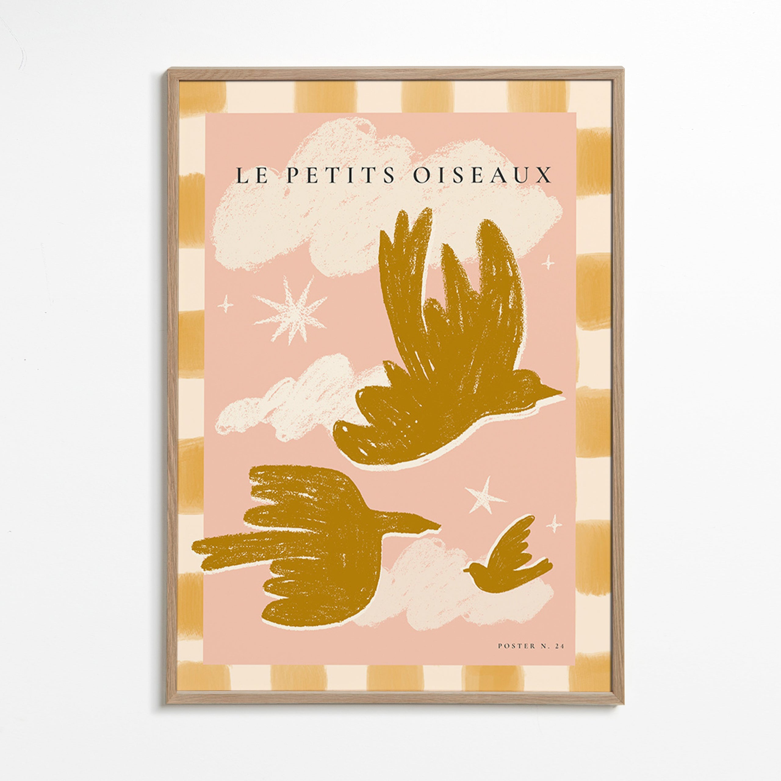 Oiseaux dorés sur fond rose