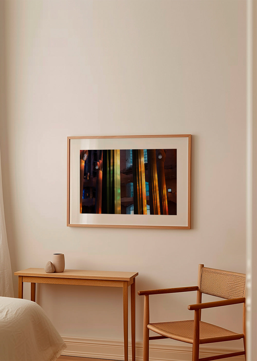 Fotografie van verlichte binnenzuilen