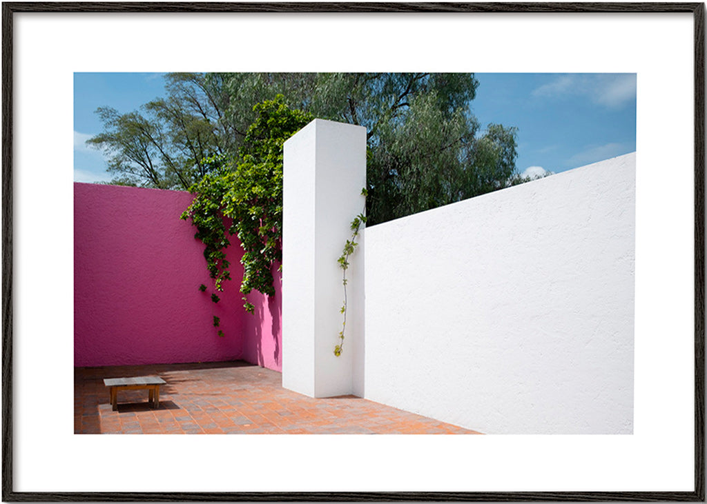 Minimalistisch design hof in roze en wit
