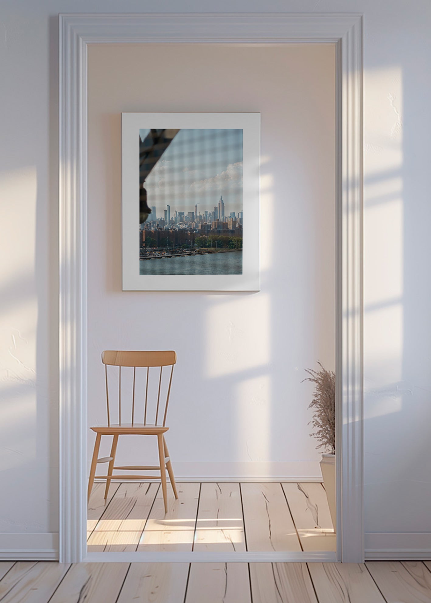 Stadtbild mit Skyline durch ein Fenster
