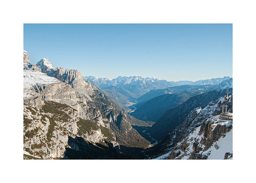 Landschaftsfotografie einer verschneiten Berglandschaft