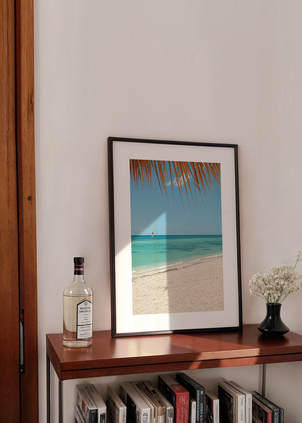 Landschaftsbild: karibischer Strand mit Palme