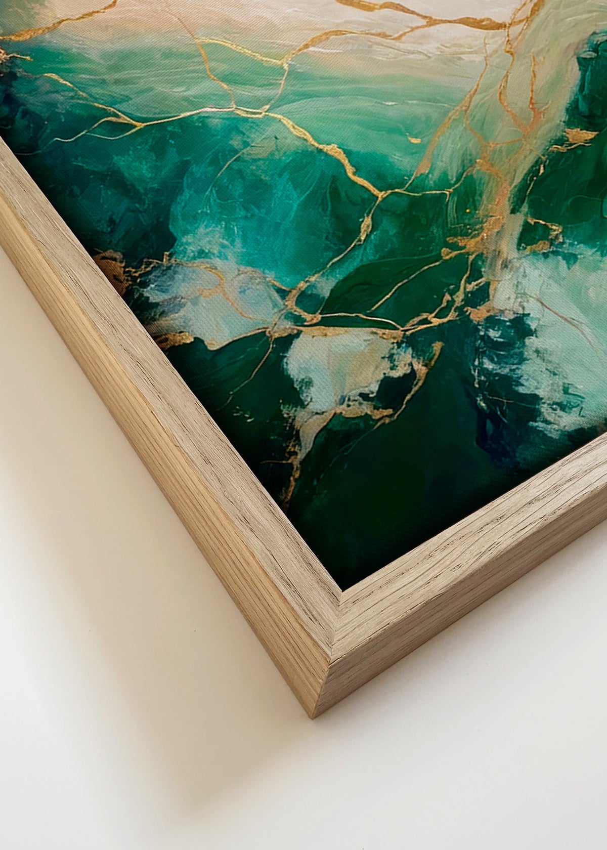 Abstracte kunst met smaragd- en gouden aders – Canvas detail