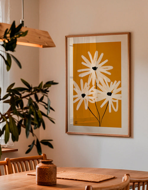 Botanische poster: madeliefjes op mosterdachtergrond – Product1