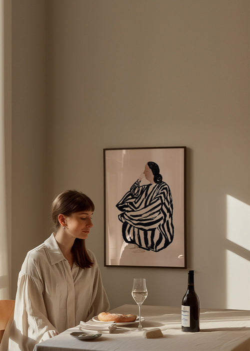Illustratie van zittende vrouw met opvallende strepen – Product1